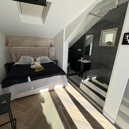 Luxury Apartment Martinis With Pool Split Dış mekan fotoğraf
