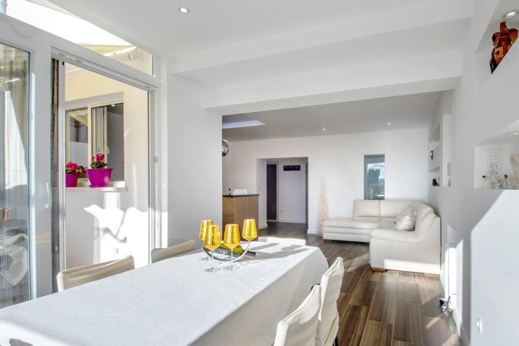 Luxury Apartment Martinis With Pool Split Dış mekan fotoğraf