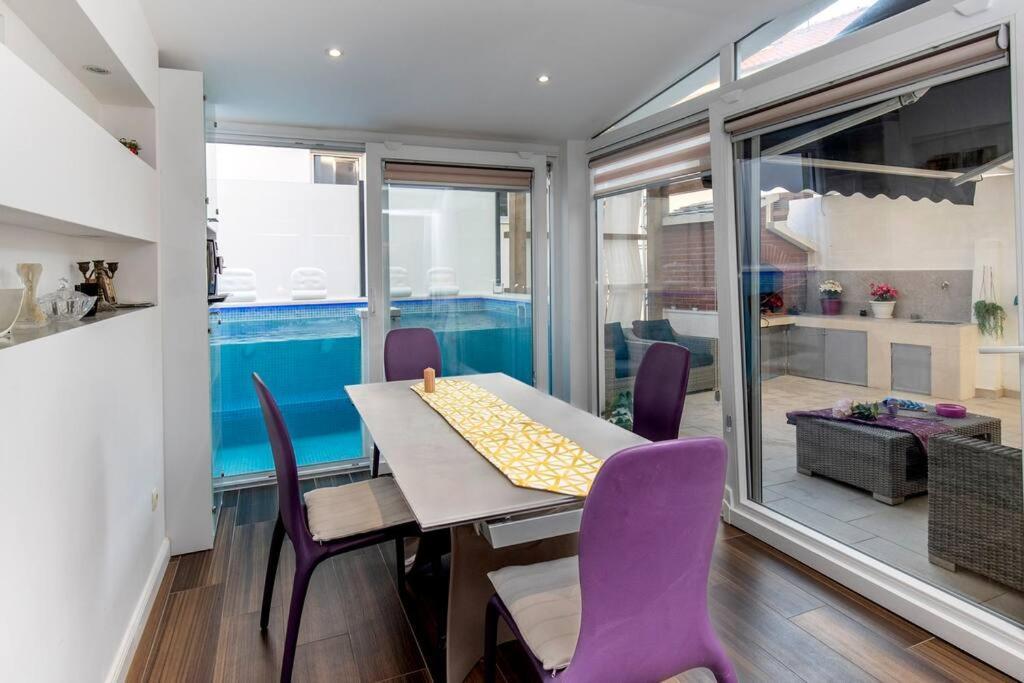Luxury Apartment Martinis With Pool Split Dış mekan fotoğraf