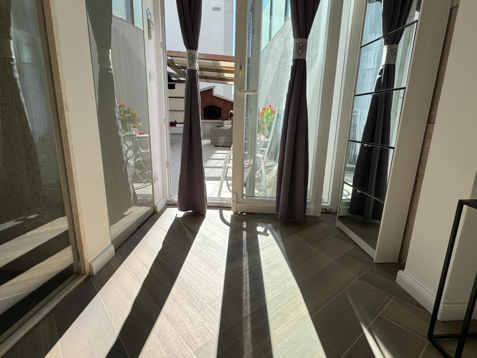 Luxury Apartment Martinis With Pool Split Dış mekan fotoğraf